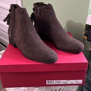 VANELI Brown Suede Booties
